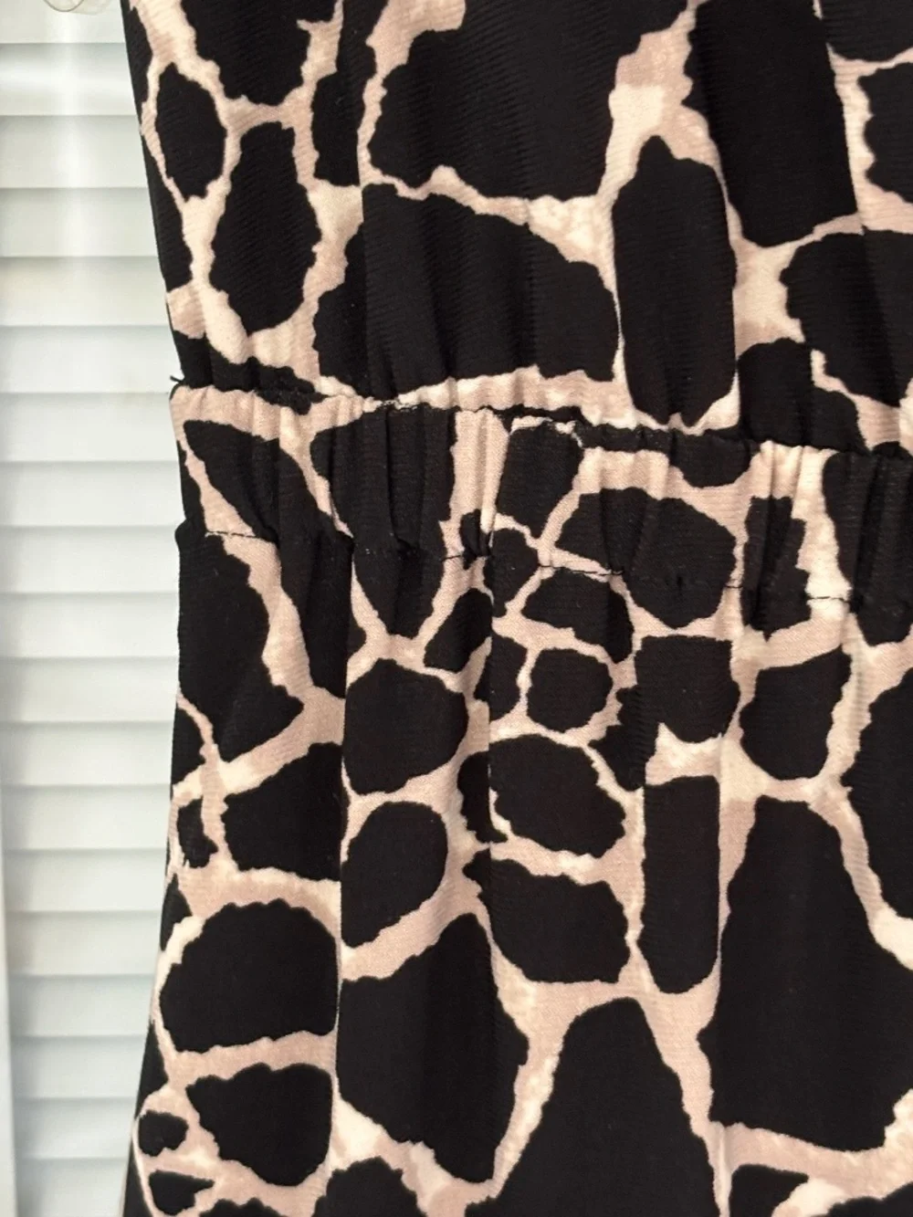Anne Klein Giraffe Print V-Neck Jumpsuit Sz 6